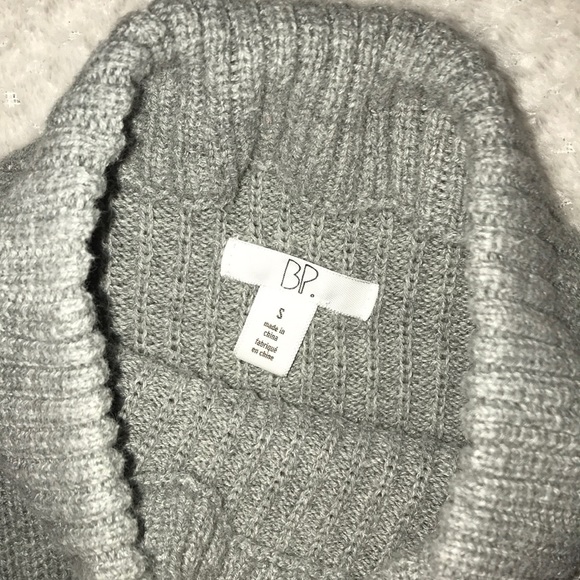Grey turtle neck - Picture 2 of 2